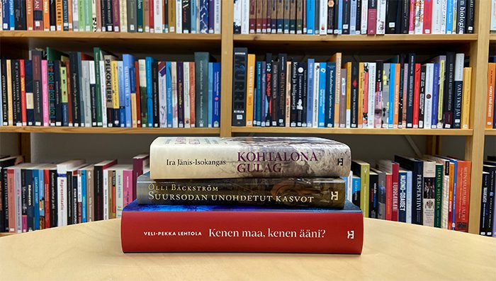 Kuvassa ehdokaskirjat